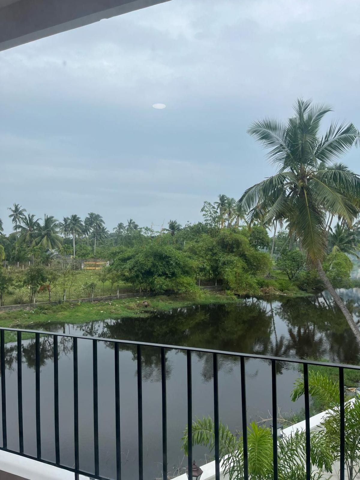 Trigon Retreat Hotell Pūrnānkuppam Exteriör bild