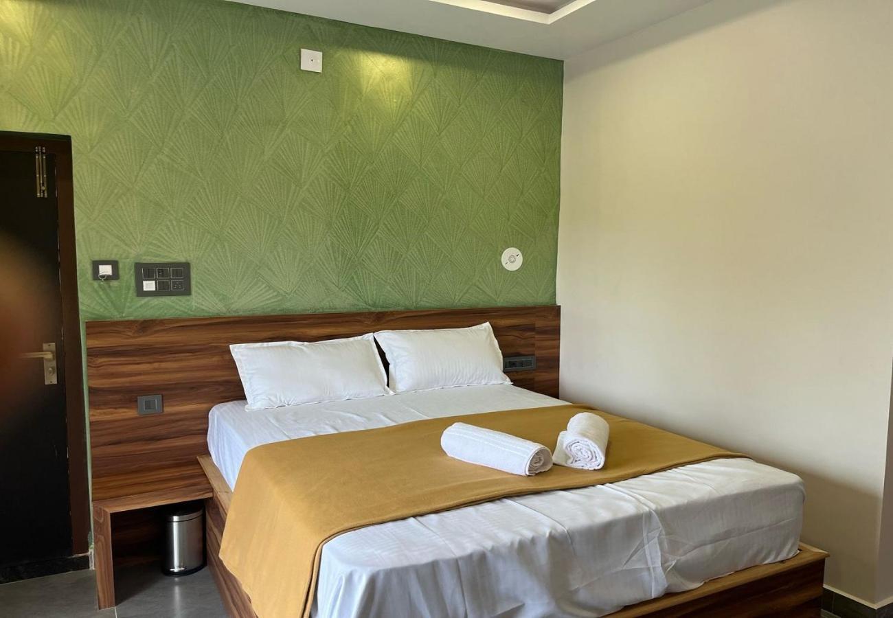 Trigon Retreat Hotell Pūrnānkuppam Exteriör bild